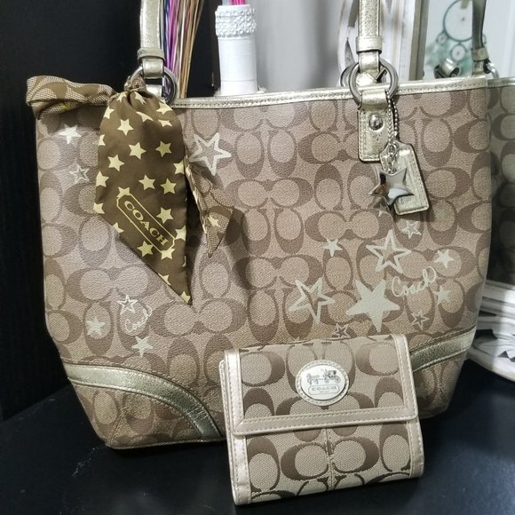 Classic Coach Bag and matching wallet , Excellent condition - Picture 1 of 12